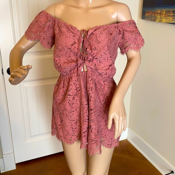 Off the shoulder romper - Picture 1 of 4